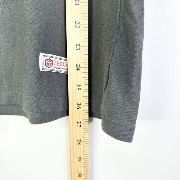 Red Canoe Top Women M Gray Cotton Classic Tee Round Neck Canada Maple Leaf NWOT - Picture 7 of 8